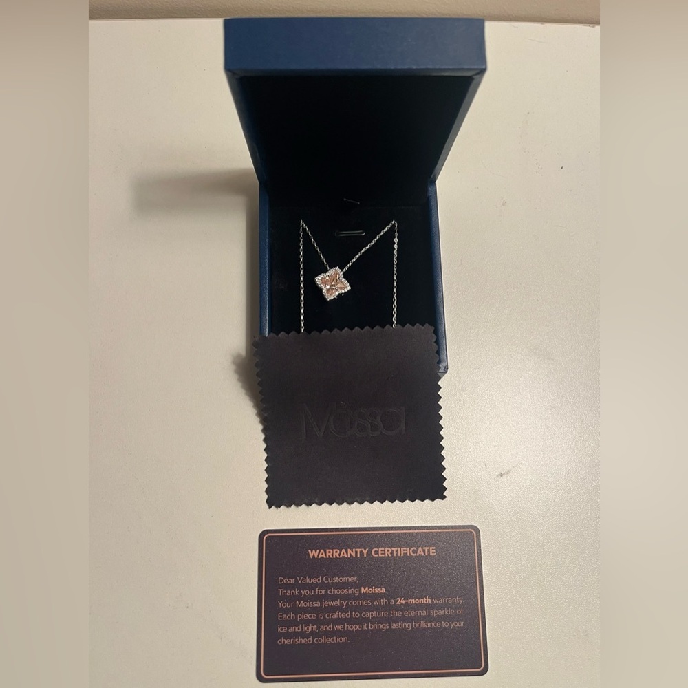 NIB Moissa White Gold Plated 925 Sterling Silver Clover Zircon Sparkle Necklace - Picture 3 of 6